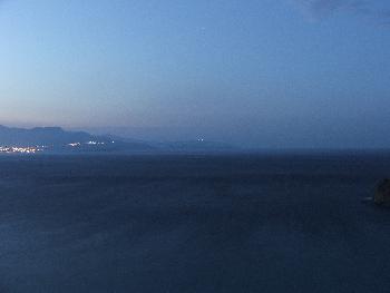 Blick auf die Istron-Bucht bei Nacht 2