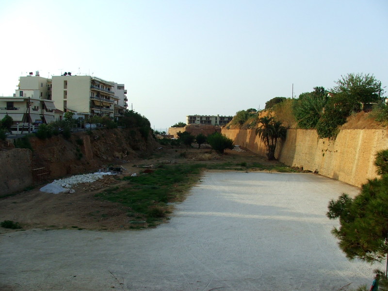 Die Grenze zwischen der Altstadt von Chania und den neuen Stadtgebieten