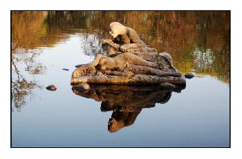 ...another statue...