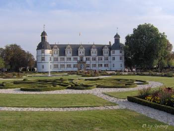 Schlo Neuhaus (2)