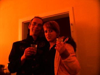 meine Tochter & ich, Sylvester 04, weit nach 12  ;-))