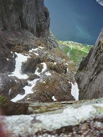 senkrecht in die Ttiefe fotografiert