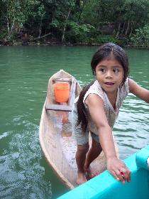 M�dchen beim Fischen (Rio Dulce)