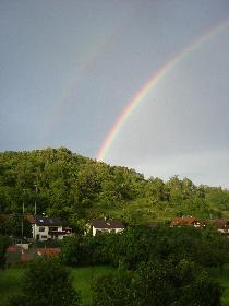 Hinterm Haus ...