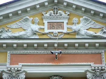 berwachung anno 1895 oder die moderne Art der Fassadengestaltung