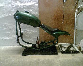 mein Hobel im Umbau,mit meinem Lieblingsbier...was dabei nat�rlich nich fehlen darf..