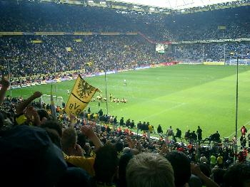 65.000 spielen Humba t�t�r�....... nach dem Abpfiff !!    :))