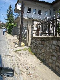 Die Stra�e zum Deutschen B�ro in Prishtin�