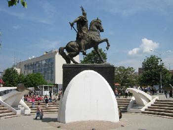 Sk�nderbeu in Prishtin� 2 (siehe auch Kommentar Sk�nderbeu in Prishtin� 1)