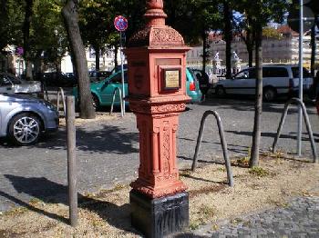 Alter Feuermelder a. Schlo