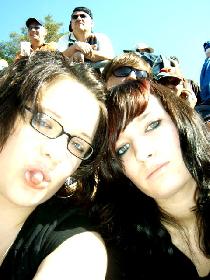 zunge strecken darf man nicht... denn das hei�t ich liebe dich ^^