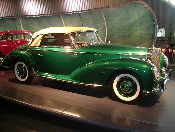 Oldtimer in tiefem grn ..