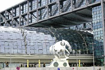 PferdeSt�rke ... vor dem Berliner Hauptbahnhof