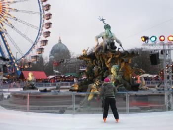 Eisbahn,  Weihnachtsmarkt  Bln. 08