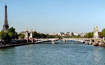 SEINE  MIT  REICH  VERZIERTER  BELLE-EPOQUE  BRCKE