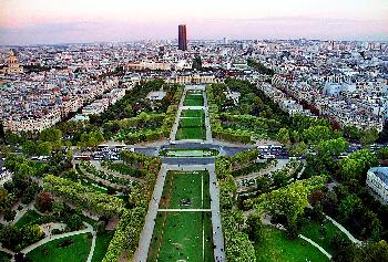 PARC   DU   CHAMP   DE   MARS
