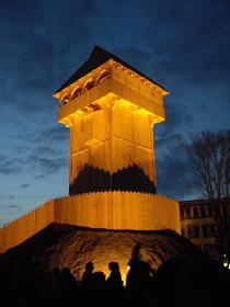 Motte im Abendlicht