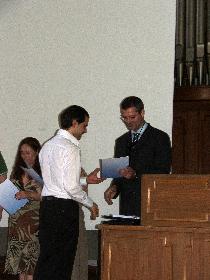 Absolventenfeier Urkunde