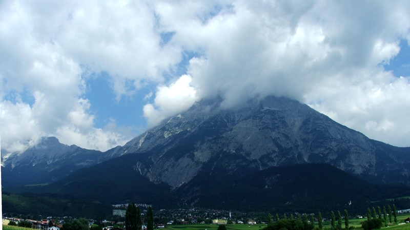 1. Innsbruck mit Hausberg