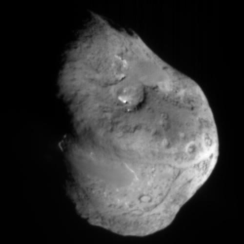 Deep Impact Mission - Komet Tempel 1 kurz vor dem Aufschlag des Impactors
