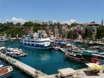 Antalya`s Hafen ...